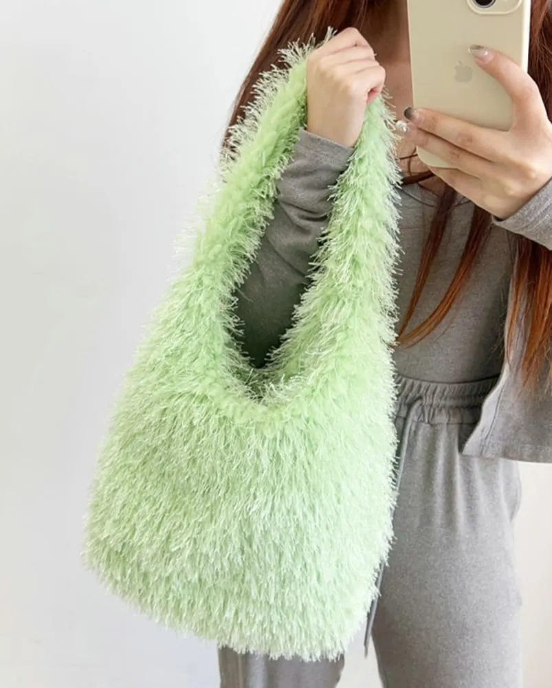 Furry Tote Bag for Women Faux Fur Shoulder Bag Y2k Purse Fluffy Large Fuzzy Handbags Cute Solid Top Handle Satchels