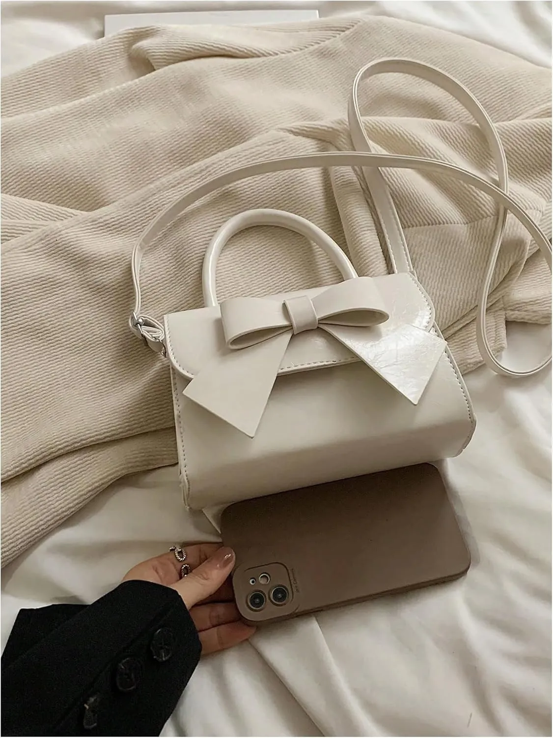 QWINEE Women's Bow Shoulder Bags Cute Handbag Clutch Crossbody Satchels Flap Magnet PU Leather Purse