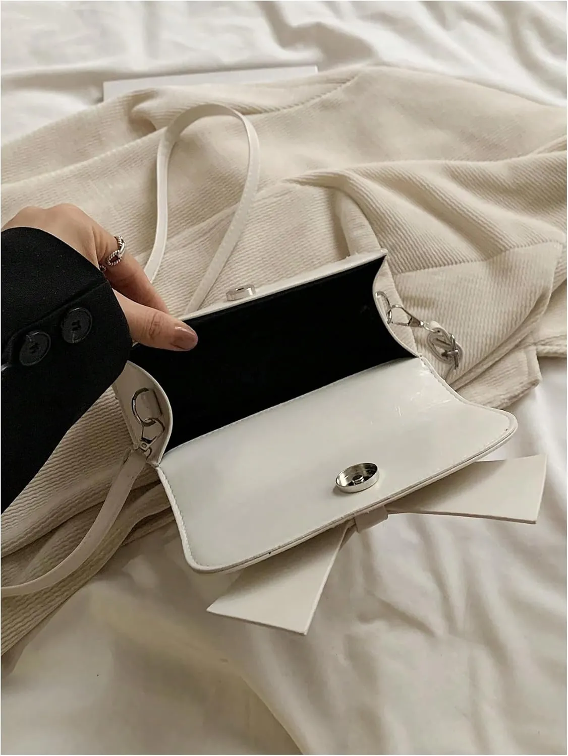 QWINEE Women's Bow Shoulder Bags Cute Handbag Clutch Crossbody Satchels Flap Magnet PU Leather Purse