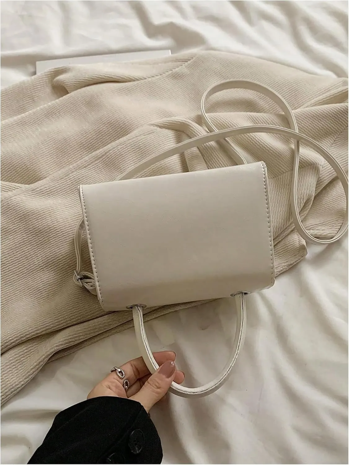 QWINEE Women's Bow Shoulder Bags Cute Handbag Clutch Crossbody Satchels Flap Magnet PU Leather Purse